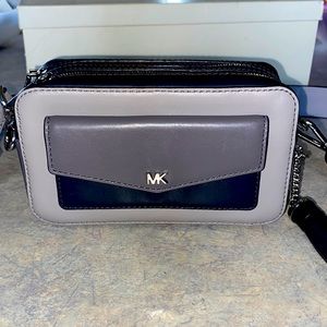 Really cute small crossbody Michael Kors grey bag! Rare find!